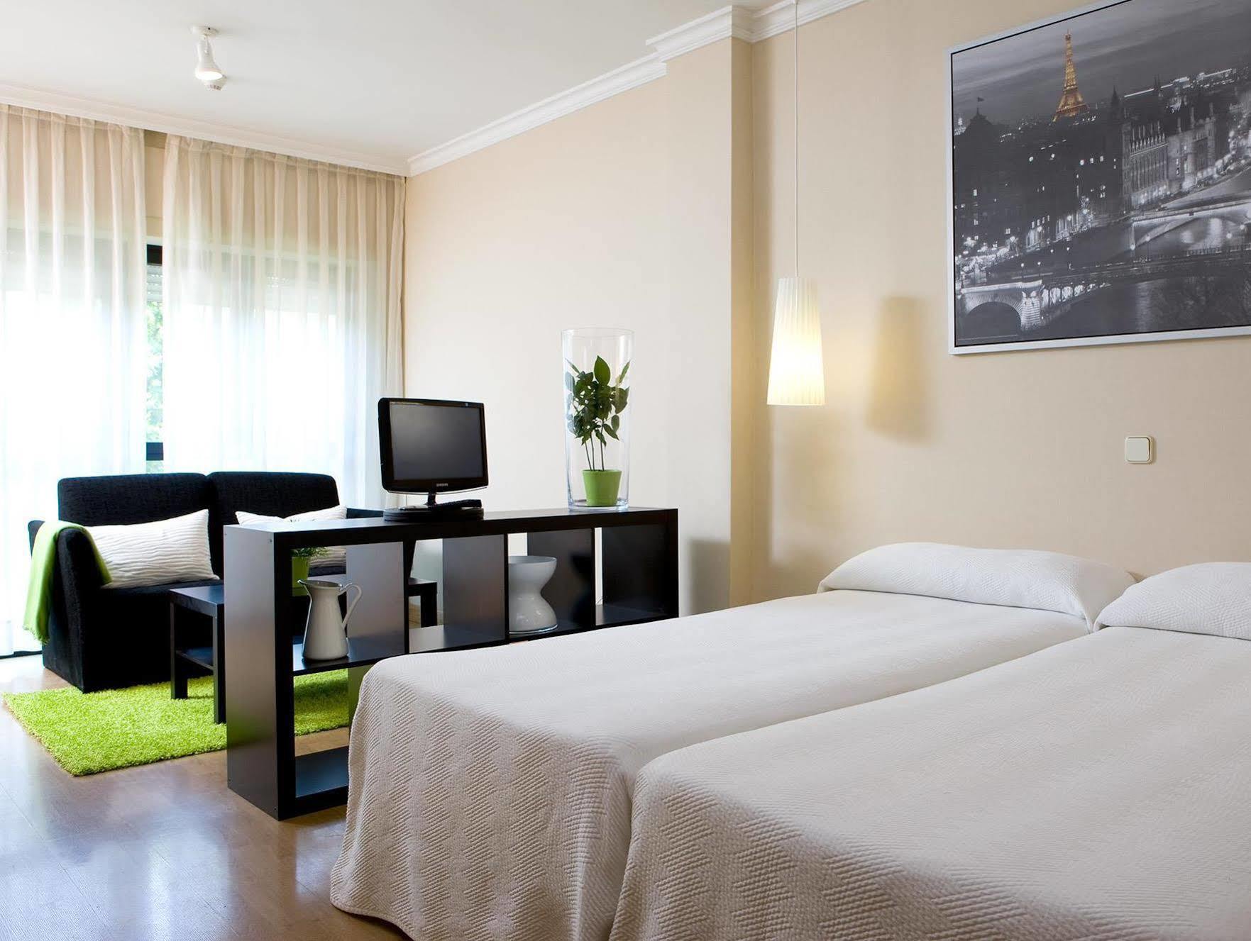 Apartamentos Th La Florida 마드리드 외부 사진